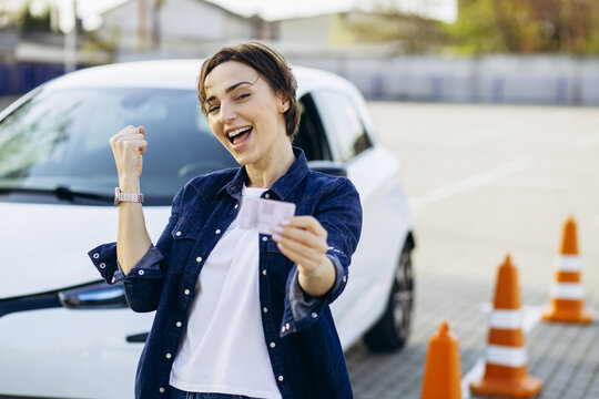 UAE Driving License: Complete Guide to Apply & Renew