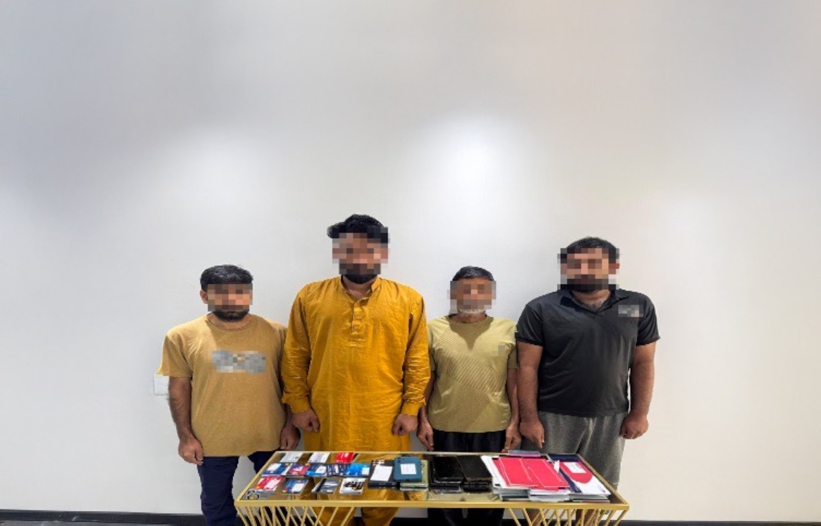 Dubai Police arrested the gang running fake trading schemes through social media platforms. Victims were lured with promises of high returns.

