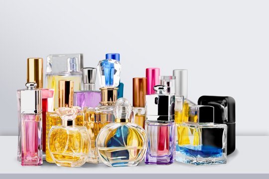 UAE Perfume Market Set to Hit $1.72 Billion by 2033