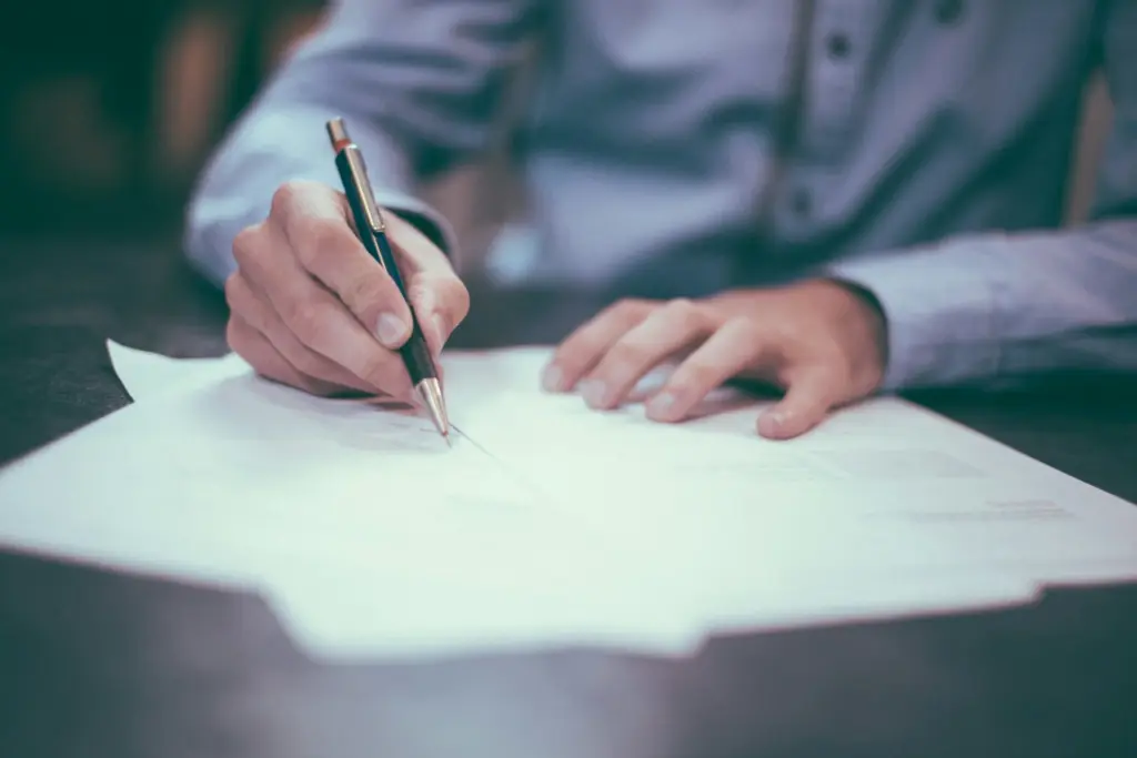 Deportation in UAE process and how individuals can apply to return legally