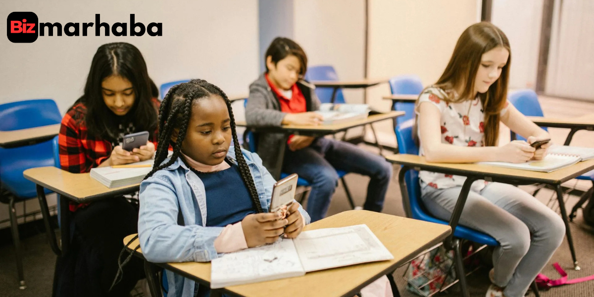 UAE Announces Cell Phone Ban in Schools