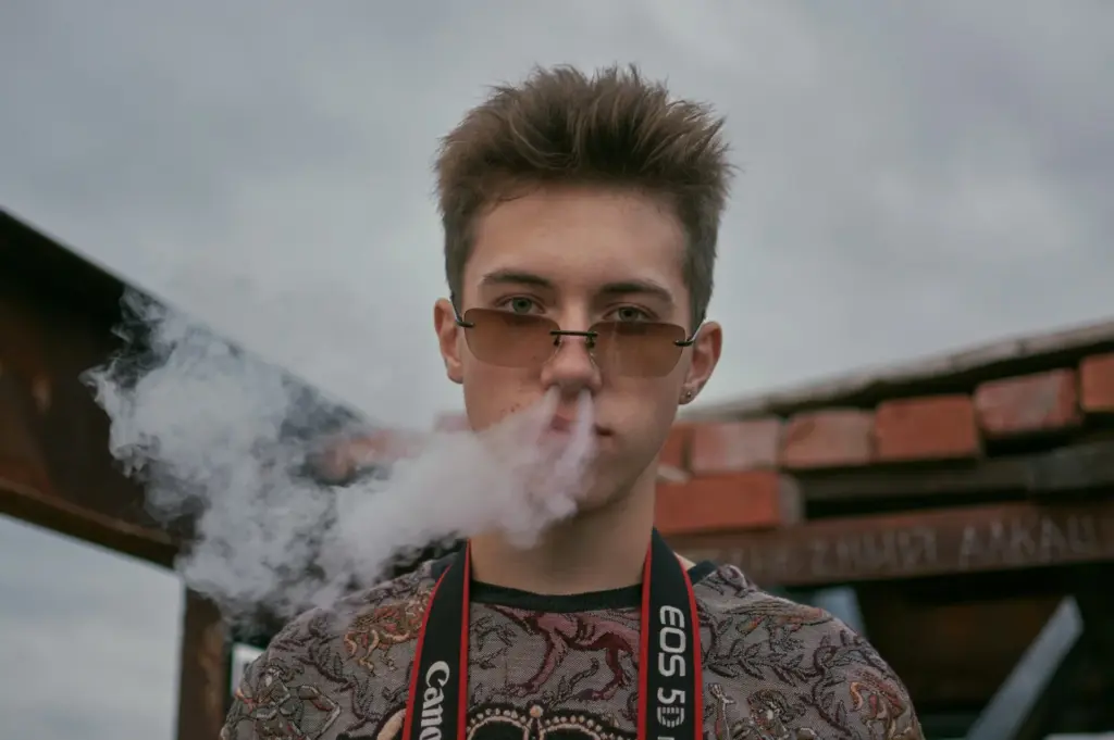 Teen vaping statistics show rising health risks, legal concerns, and vaping trends 2025 among adolescents.