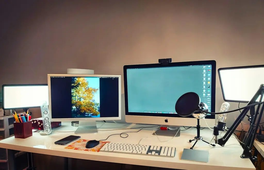 Pixel art jobs are driving job pixelation with freelance and remote opportunities, allowing businesses to source creative talent efficiently.
