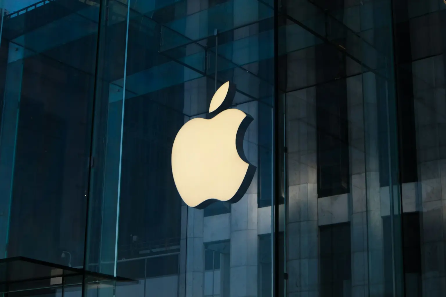 Apple investment in US manufacturing sparks $100B plan to expand local factories and create American tech jobs