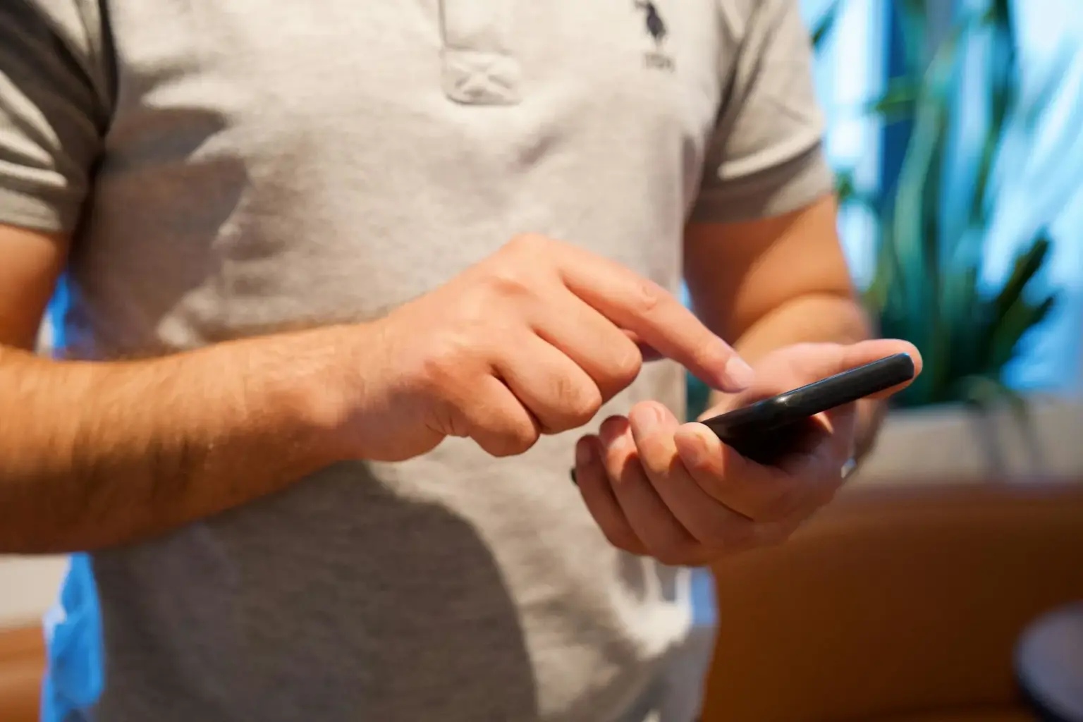 UAE social media law warns users that online comments can lead to fines under strict social media rules in UAE.