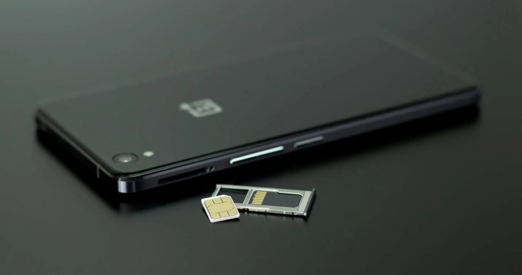 Buy mobile phone number in UAE without Emirates ID using passport for tourist SIM or eSIM plans