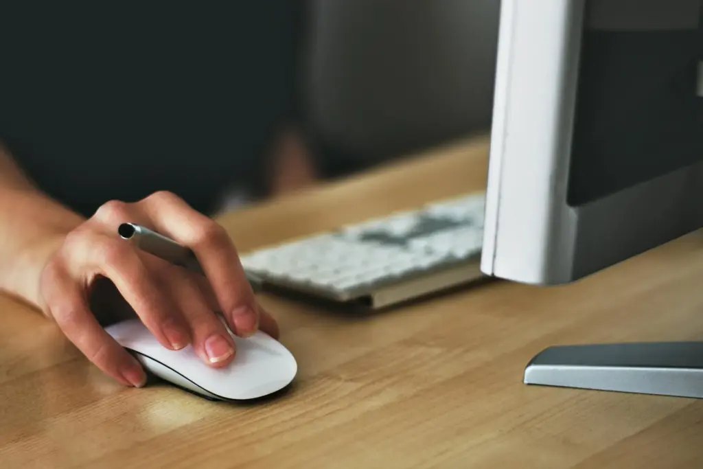 How to get a job in UAE with online work, work from home jobs, and government career opportunities