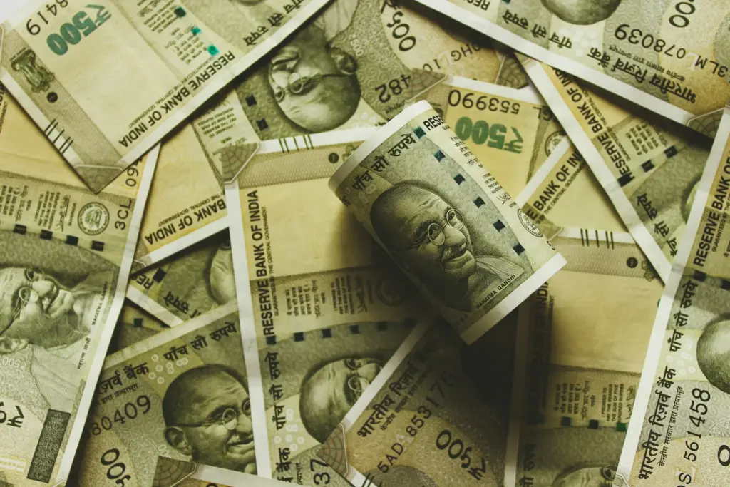Money transfer from UAE to India increases as UAE-based Indians rush to send funds amid falling rupee