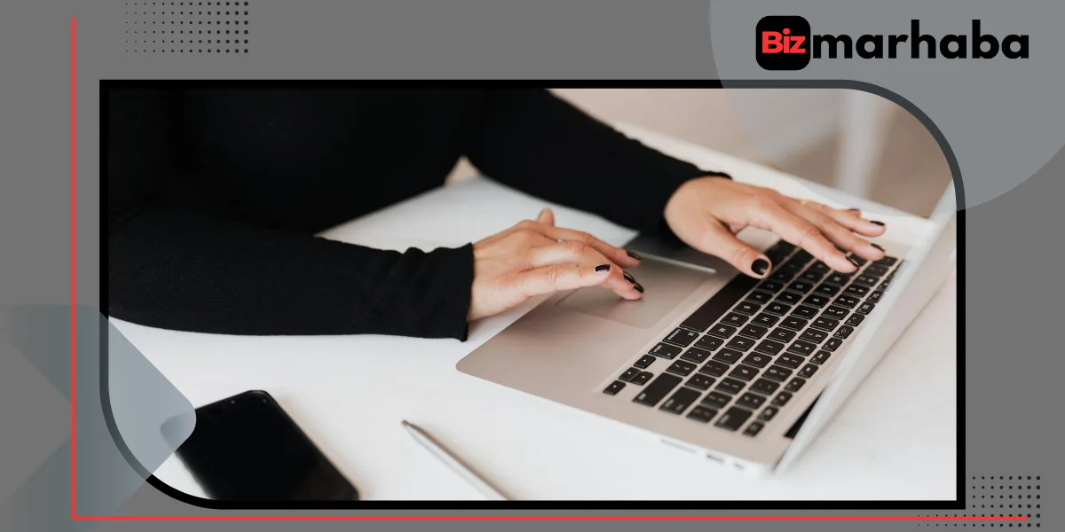 How to right click on a laptop using touchpad gestures and keyboard shortcuts for quick access to system options